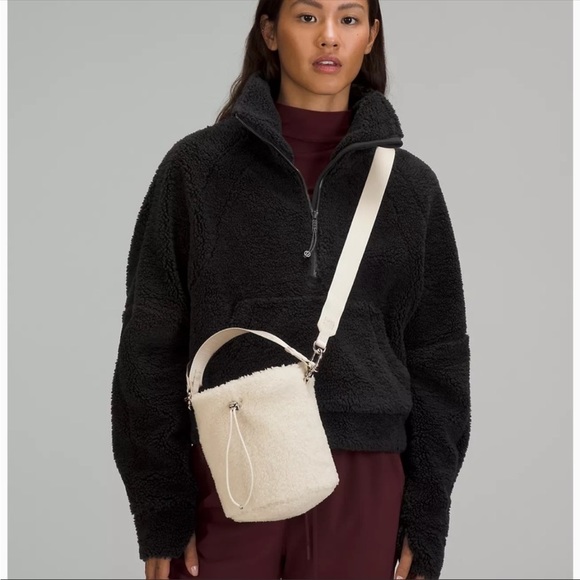 Lululemon Crossbody Fleece Bucket Bag in White Opal NWT - Picture 5 of 5